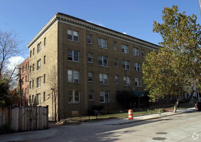 Building Photo - 3314 Mt Pleasant St NW