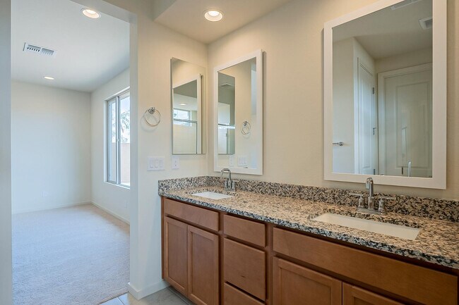 Foto del edificio - 5944 E Melinda Ln