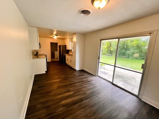 Foto del edificio - 2805 Eastham Rd