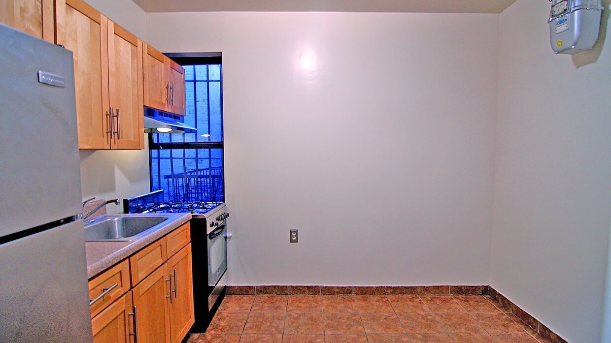 Building Photo - 200 Bradhurst Ave