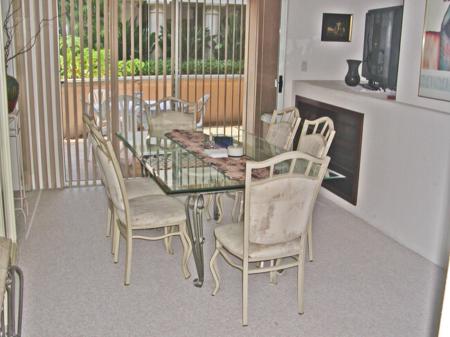 Building Photo - 401 Por La Mar Cir
