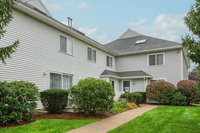 Foto del edificio - 360 Littleton Rd