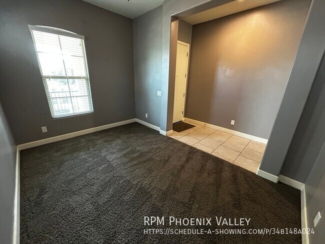Foto del edificio - 3 Bed / 2 Bath Verrado home in Warm Gray P...