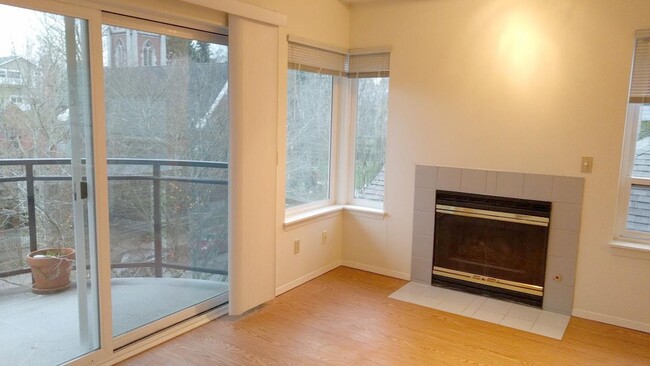 Foto del edificio - Gorgeous 1 bedroom in the heart of Queen A...