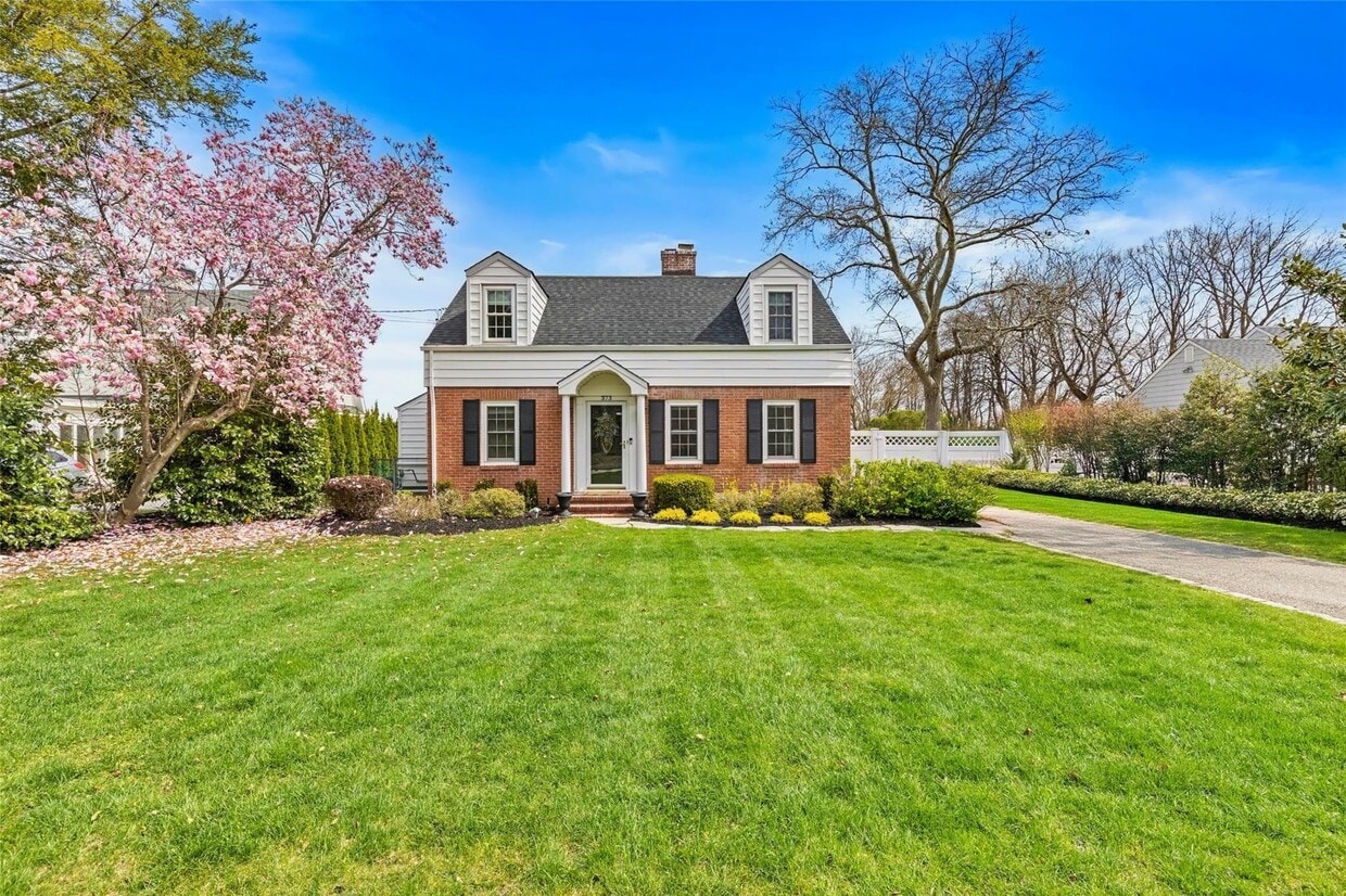Foto principal - 373 Great River Rd