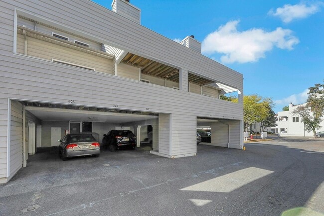 Foto del edificio - 806 Spinnaker Ct
