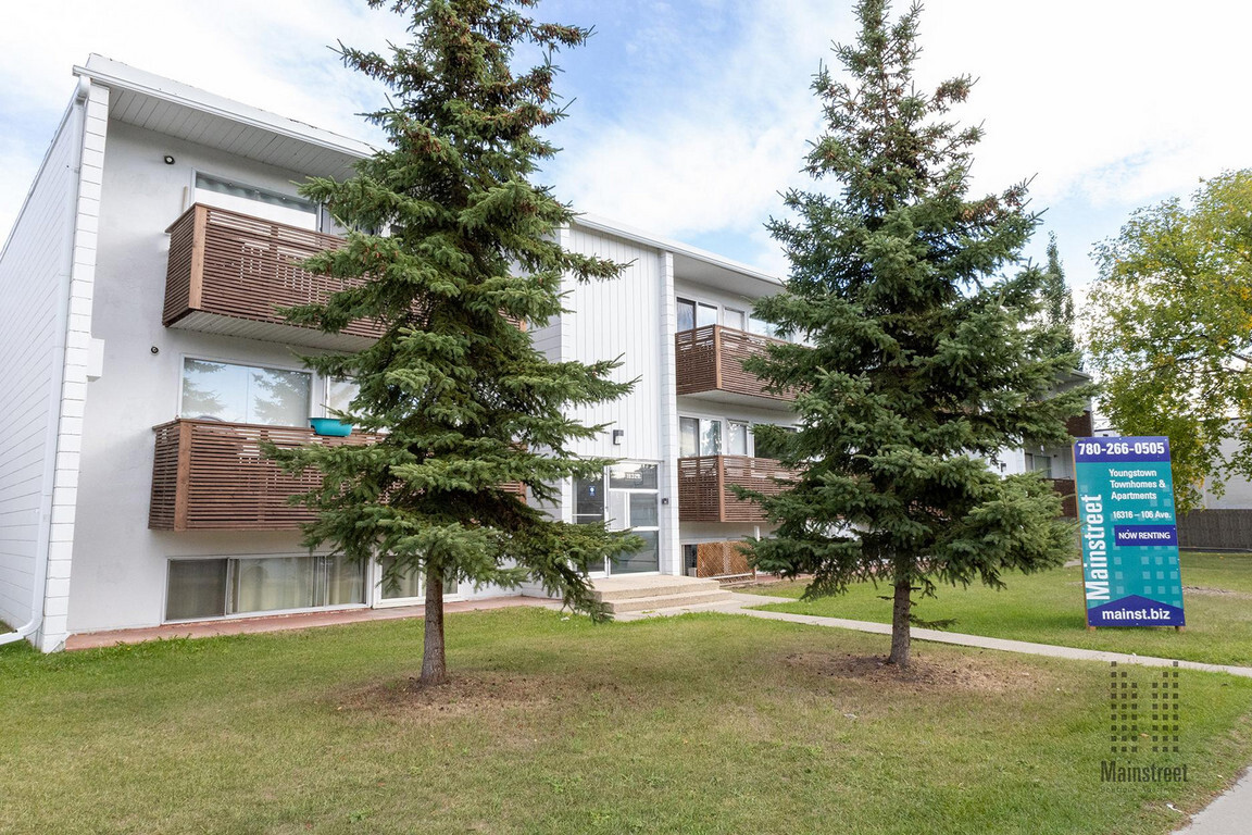 Photo du bâtiment - Youngstown Townhomes and Apartments