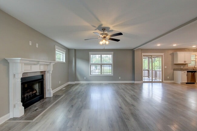 Building Photo - Beautiful Two Story Home With hardwood Flo...
