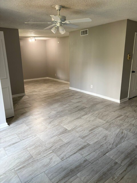 Foto del edificio - 105 Springwood Cir