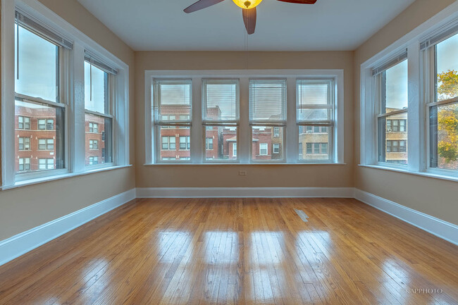 Foto del edificio - 6819 S Ridgeland Ave