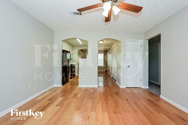 Building Photo - 421 Tina Hely Court