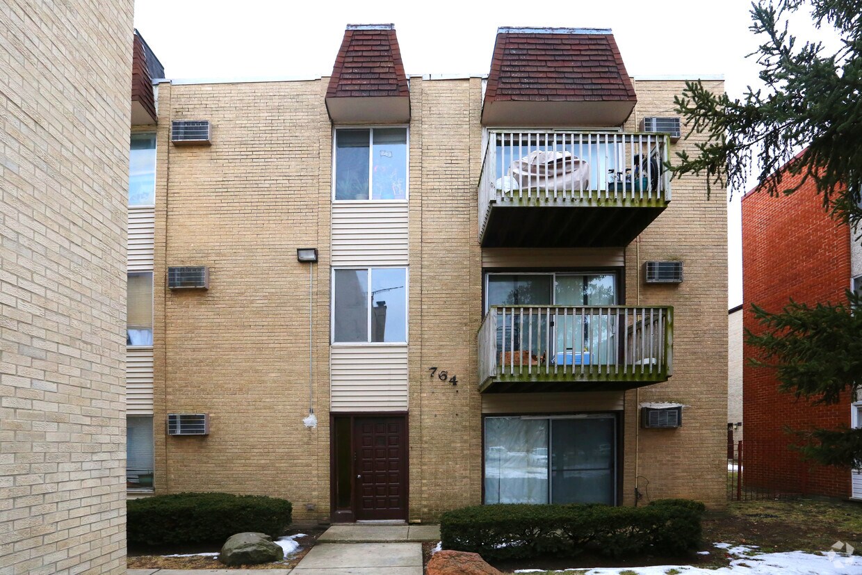 Building Photo - 764 Piper Ln