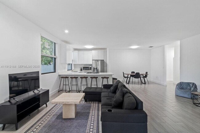 Foto del edificio - 1544 NW 59th St