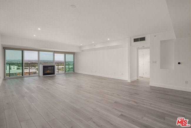 Foto del edificio - 13600 Marina Pointe Dr