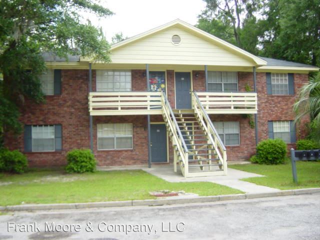 Primary Photo - 6 Oak Forest Ln