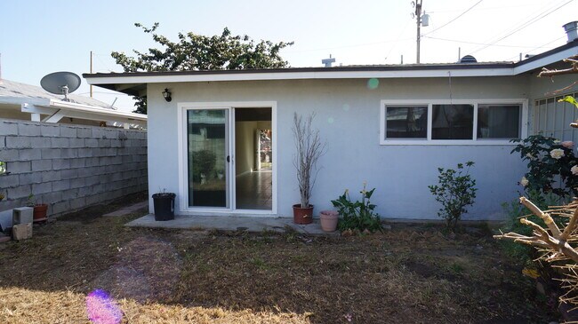 Rear sliding door - 9055 Burma Rd