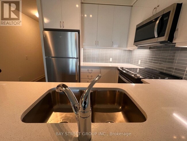 Building Photo - 4955 Yonge St