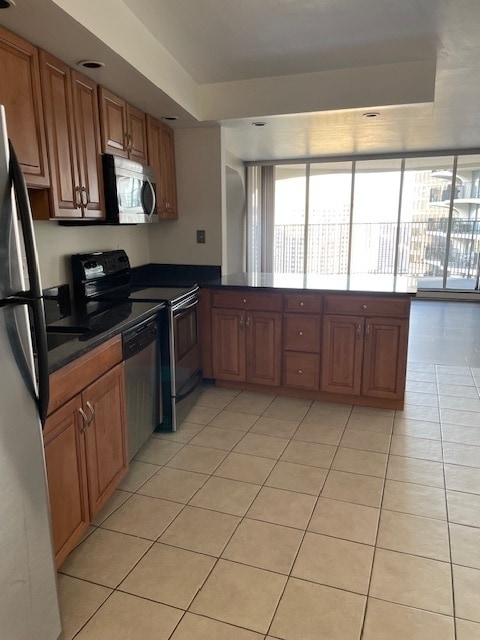 Building Photo - 300 N State St