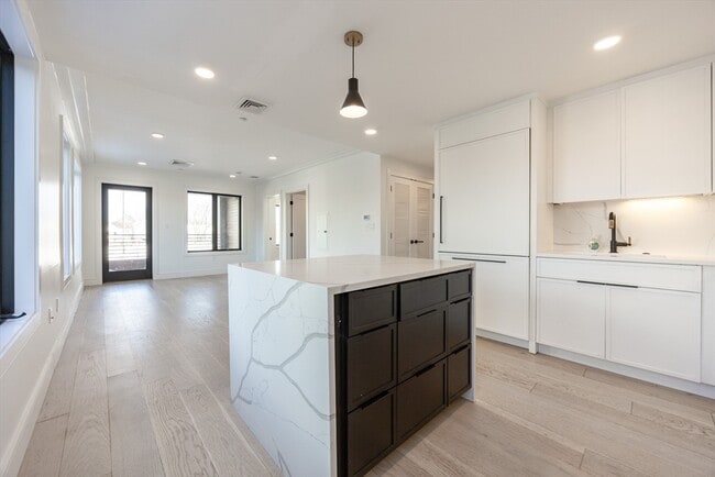 Foto del edificio - 50 Leo M Birmingham Pkwy