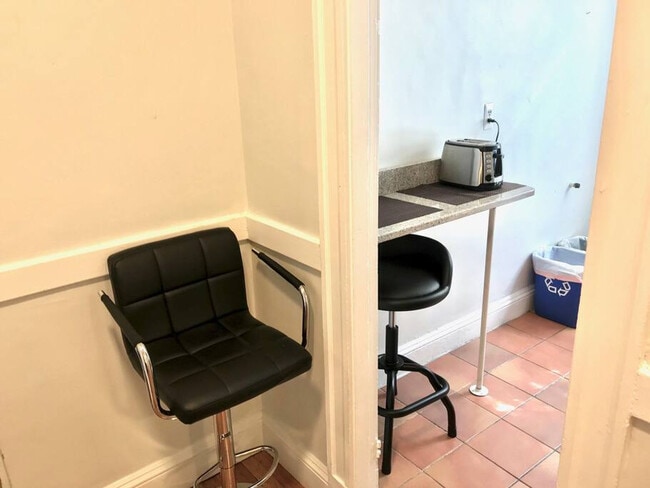 Building Photo - 109 Strathmore Rd