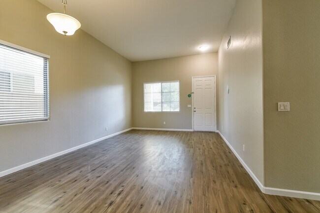 Foto del edificio - 39520 N Hillerman Way