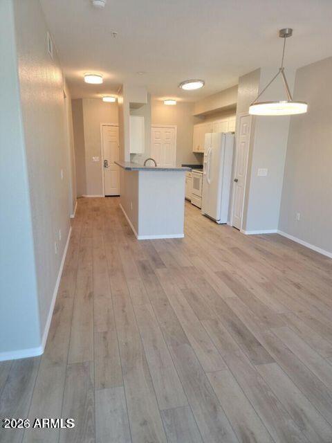 Foto del edificio - 420 W 1st St