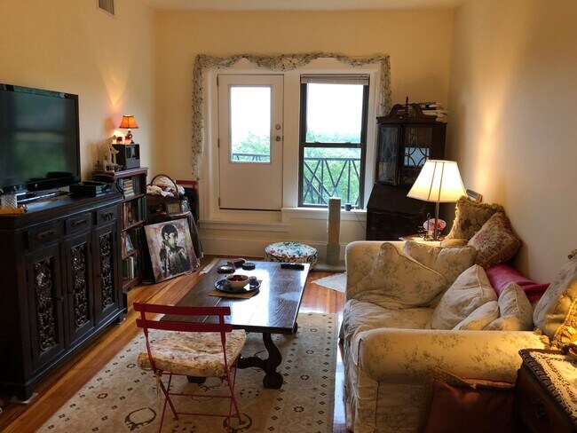 Foto del edificio - 1463 Beacon St