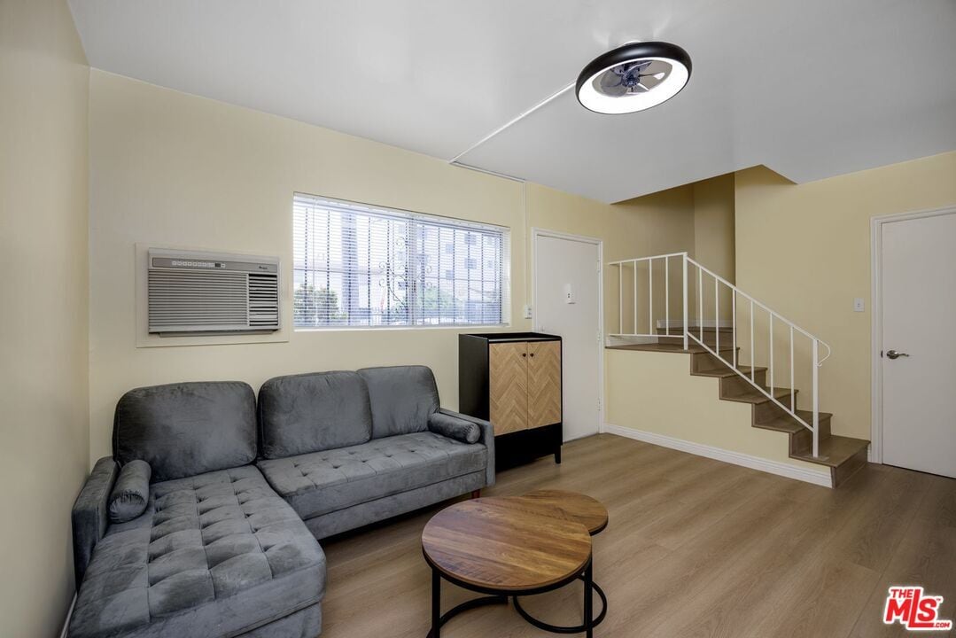 Foto principal - 3620 S Budlong Ave