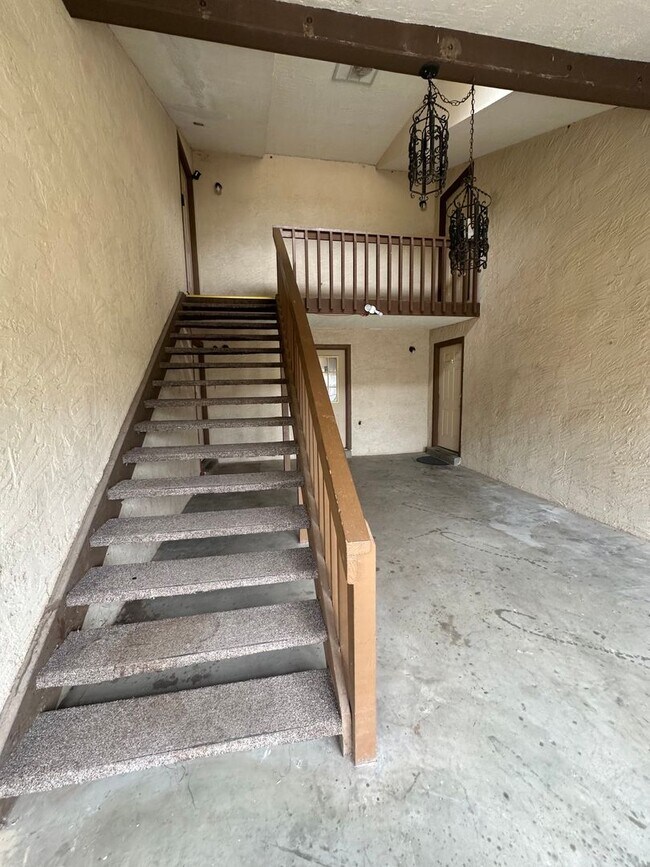 Foto del edificio - 804 Laurelwood Dr