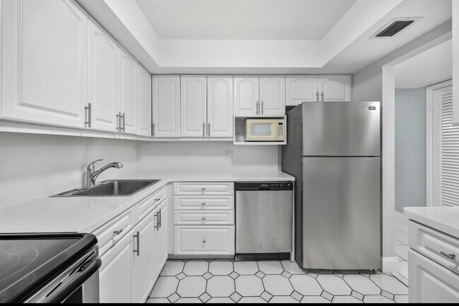 Foto del edificio - 6100 S Falls Cir Dr