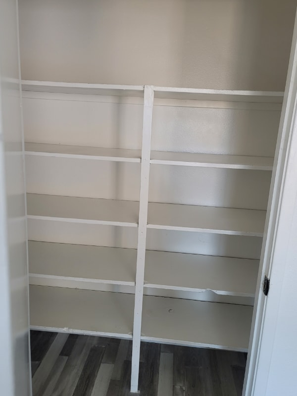 Foto del edificio - 830 N Ferger Ave