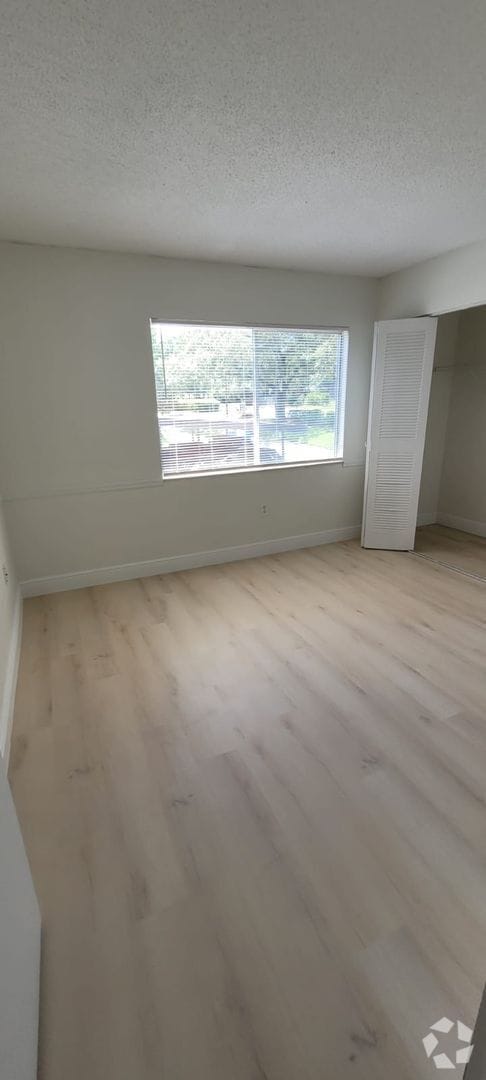 Building Photo - 588 Heatherton Village