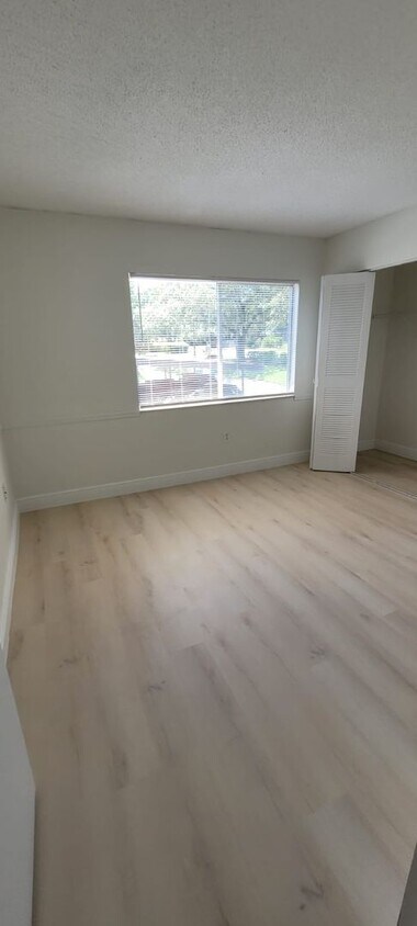 Foto principal - *** Beautiful 3 Bedroom 1.5 Bathroom Town ...