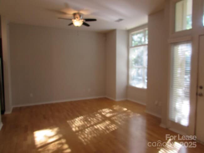 Foto del edificio - 2125 Southend Dr