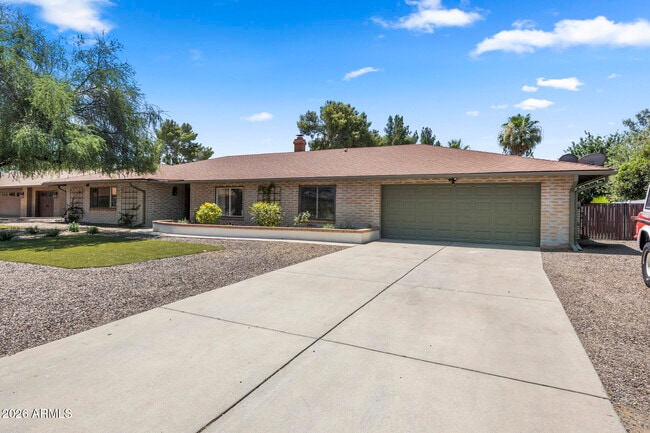Building Photo - 5449 E Larkspur Dr