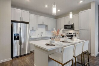 Building Photo - Ascend Reunion Crossing