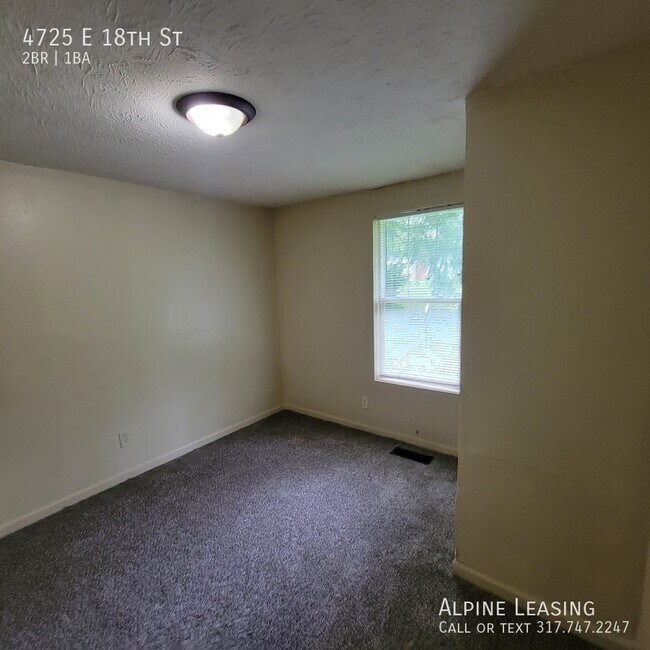 Building Photo - Near Eastside 2BR House!
