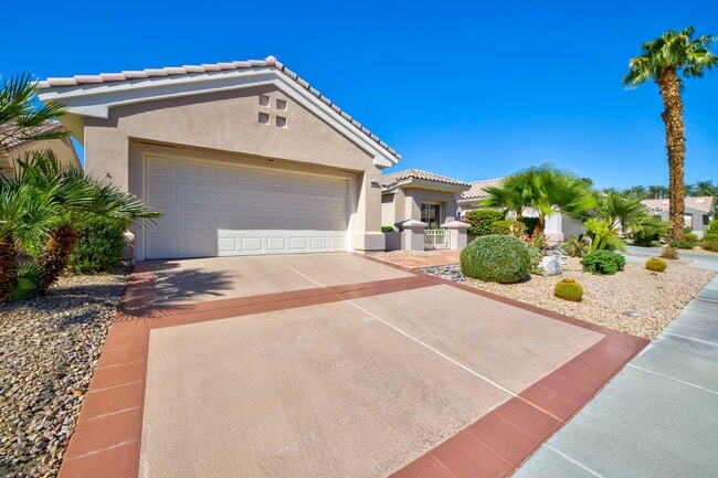 Foto del edificio - 38537 Fallbrook Ave