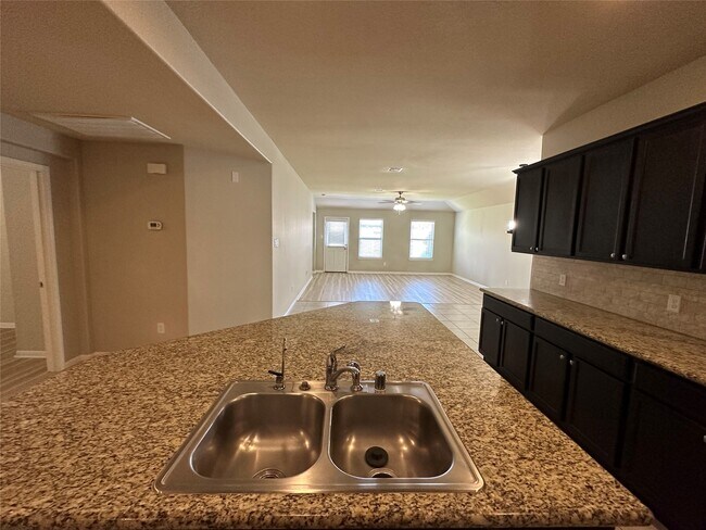 Foto del edificio - 2911 Iron Range Ct