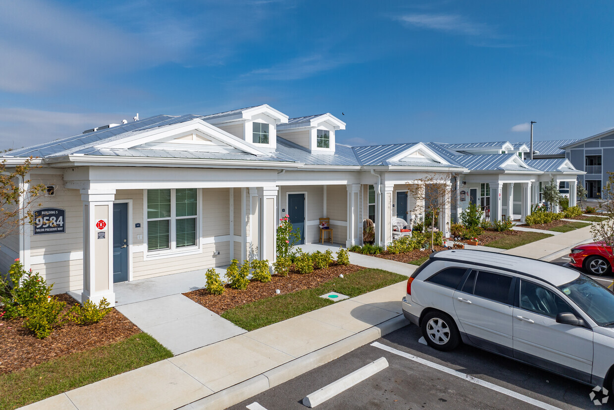 9575 Seminole Blvd Seminole, FL - Valor Preserve at Lake Seminole