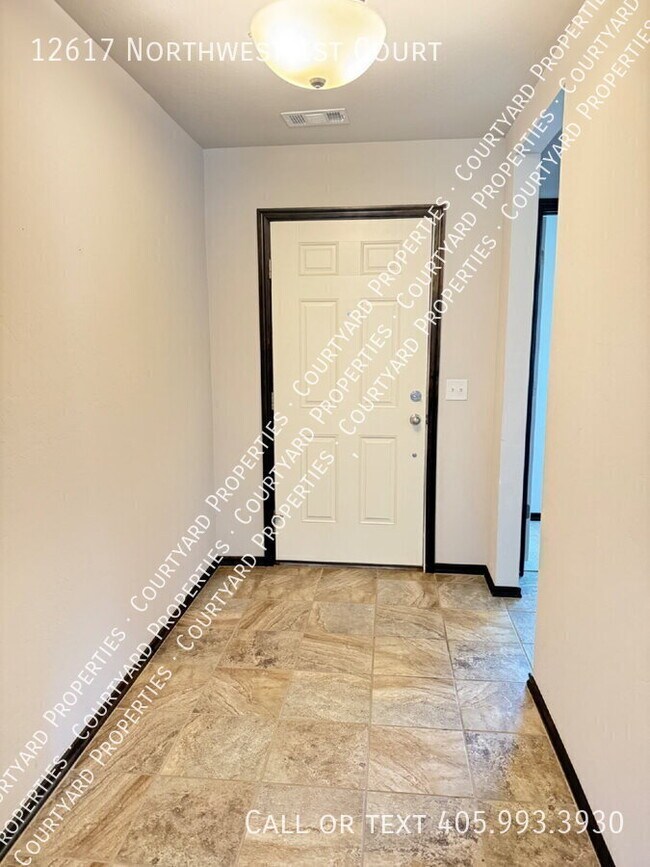 Foto del edificio - 12617 NW 1st Ct