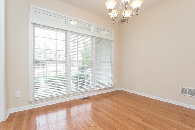 Foto del edificio - 3075 Woodbridge Ln