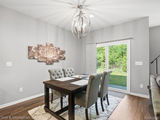 Foto del edificio - 24827 Ivy Rd
