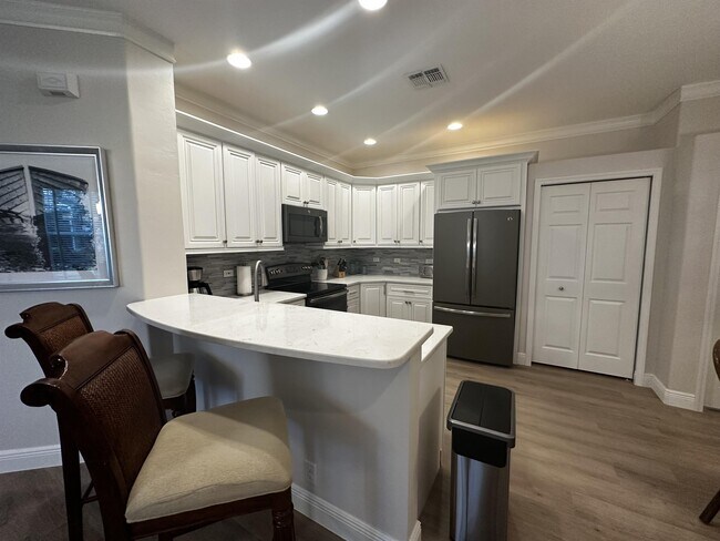 Foto del edificio - 8837 E Bay Cir