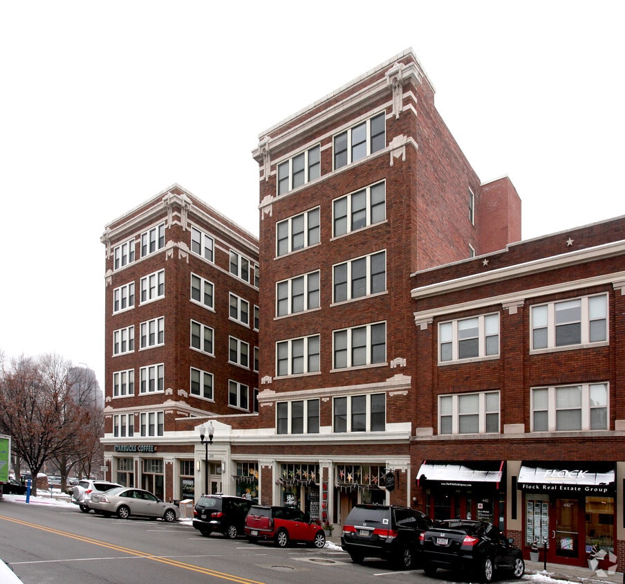 The Davlan - Hoosier Retail Flats