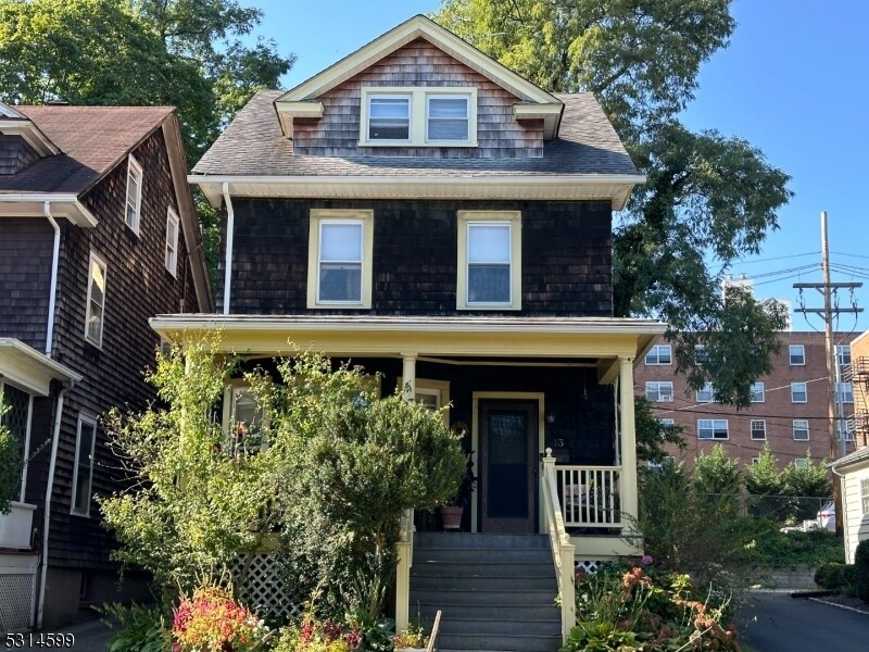 Primary Photo - 13 Hill St