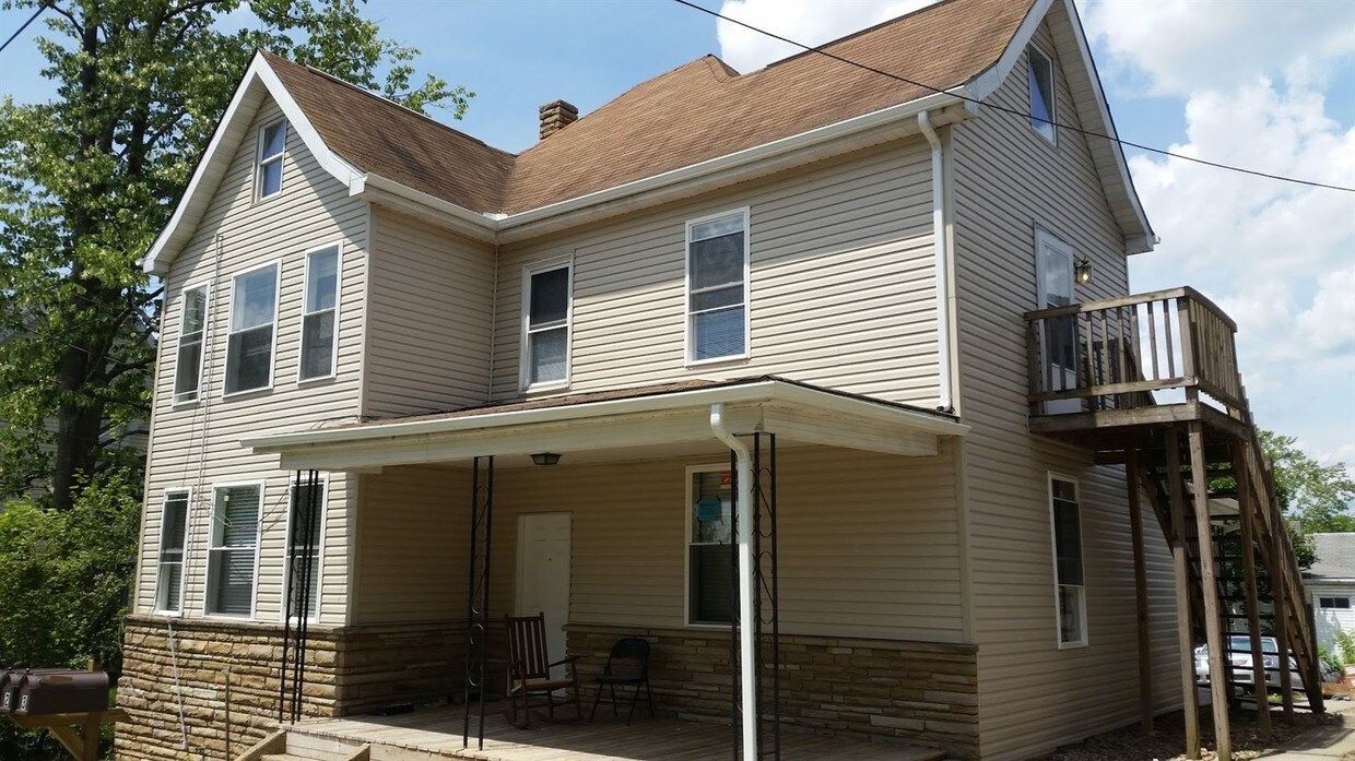 Primary Photo - 318 Raymond St