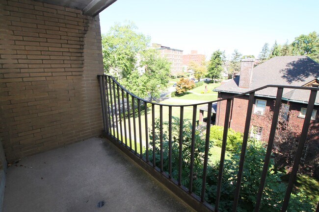 Foto del edificio - 220 S Home Ave