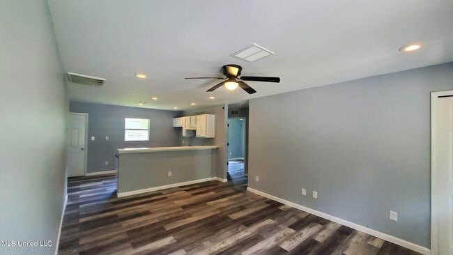 Building Photo - Charming 3-Bedroom Rental in Bayside Park