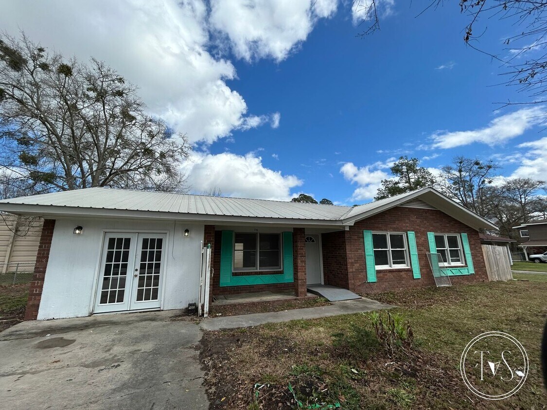 Primary Photo - FALL MOVE-IN SPECIAL: 50% OFF 1st FULL MONTH'S RENT!**